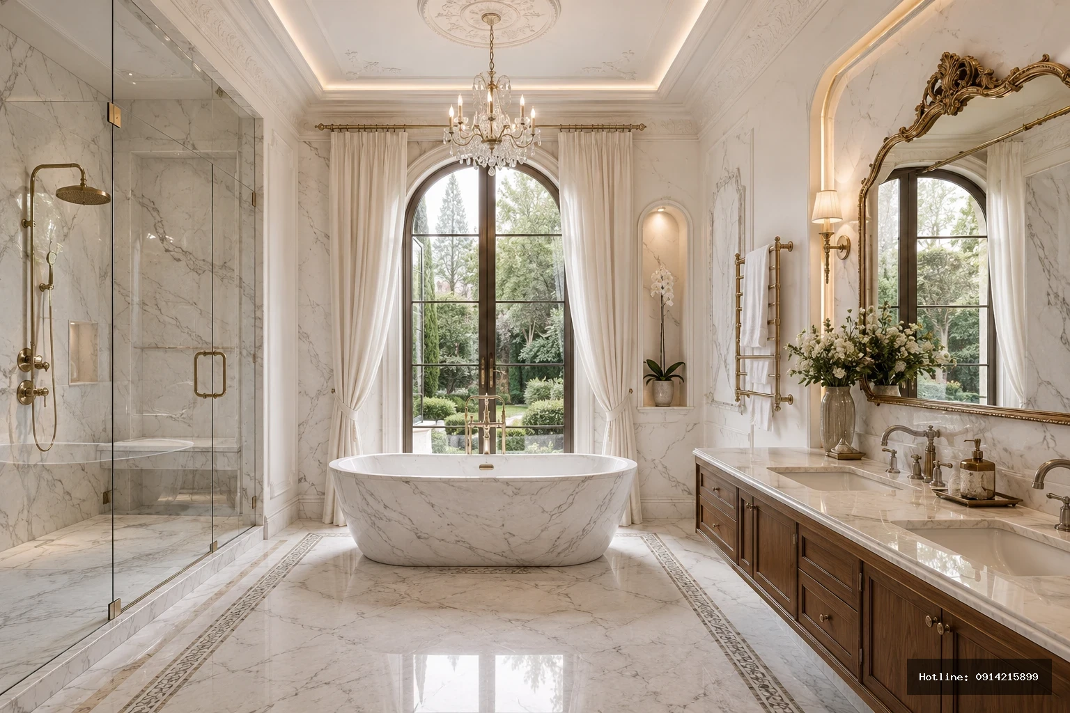 09_NT_WC_Master | WC master — bathtub freestanding marble Carrara cạnh cửa sổ vòm, gương antique mạ vàng, vòi brass.